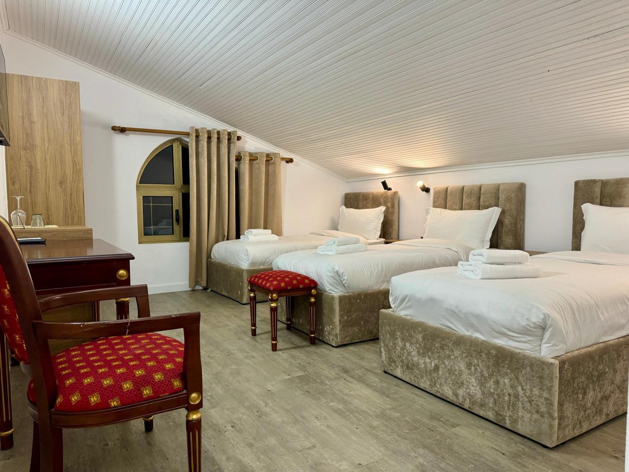 Vila Alizee Hotel Tirana Eksteriør billede